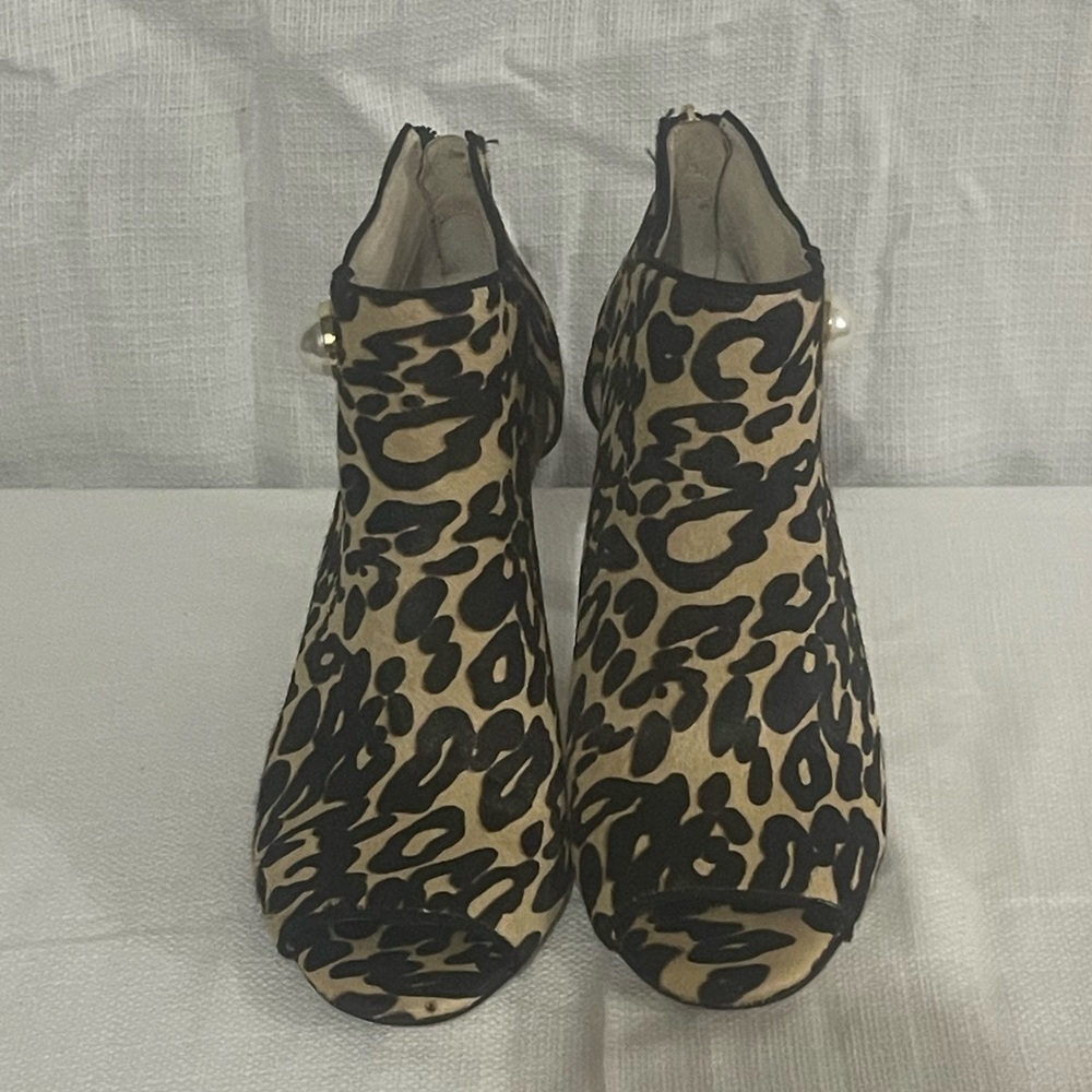 Louise et Cie Black and Tan Leopard Heels - Picture 4 of 5